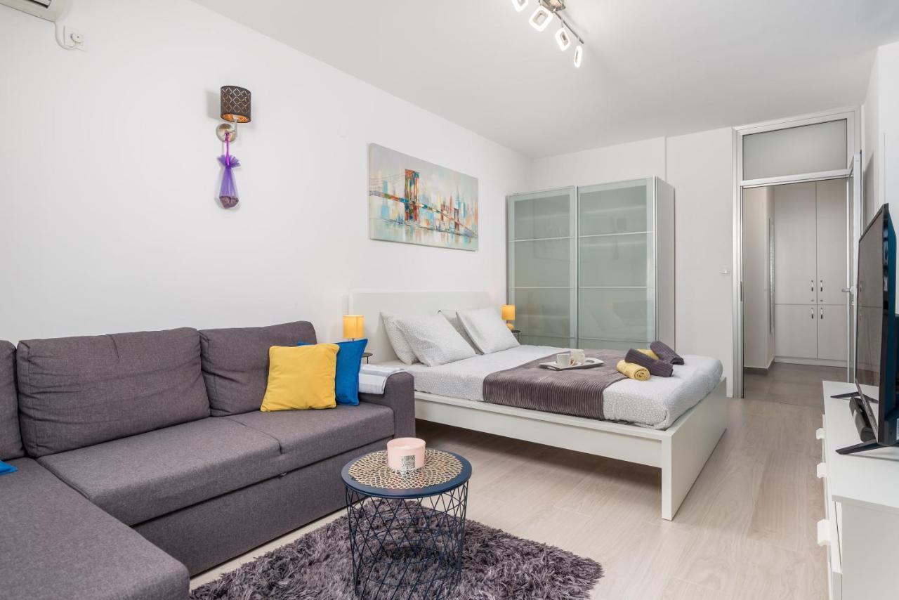 Sunny Studio Apartment With Balcony Rijeka Buitenkant foto