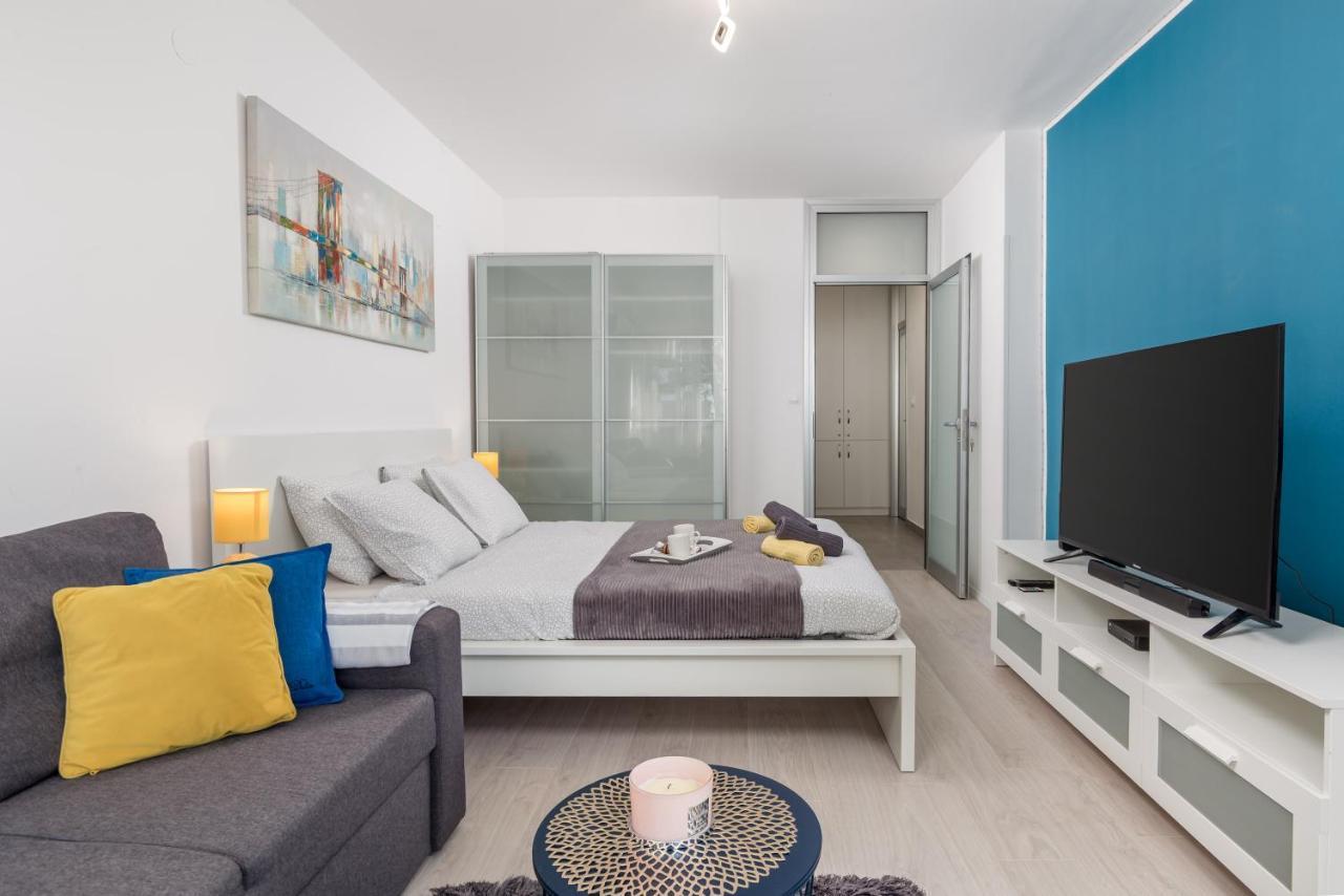 Sunny Studio Apartment With Balcony Rijeka Buitenkant foto