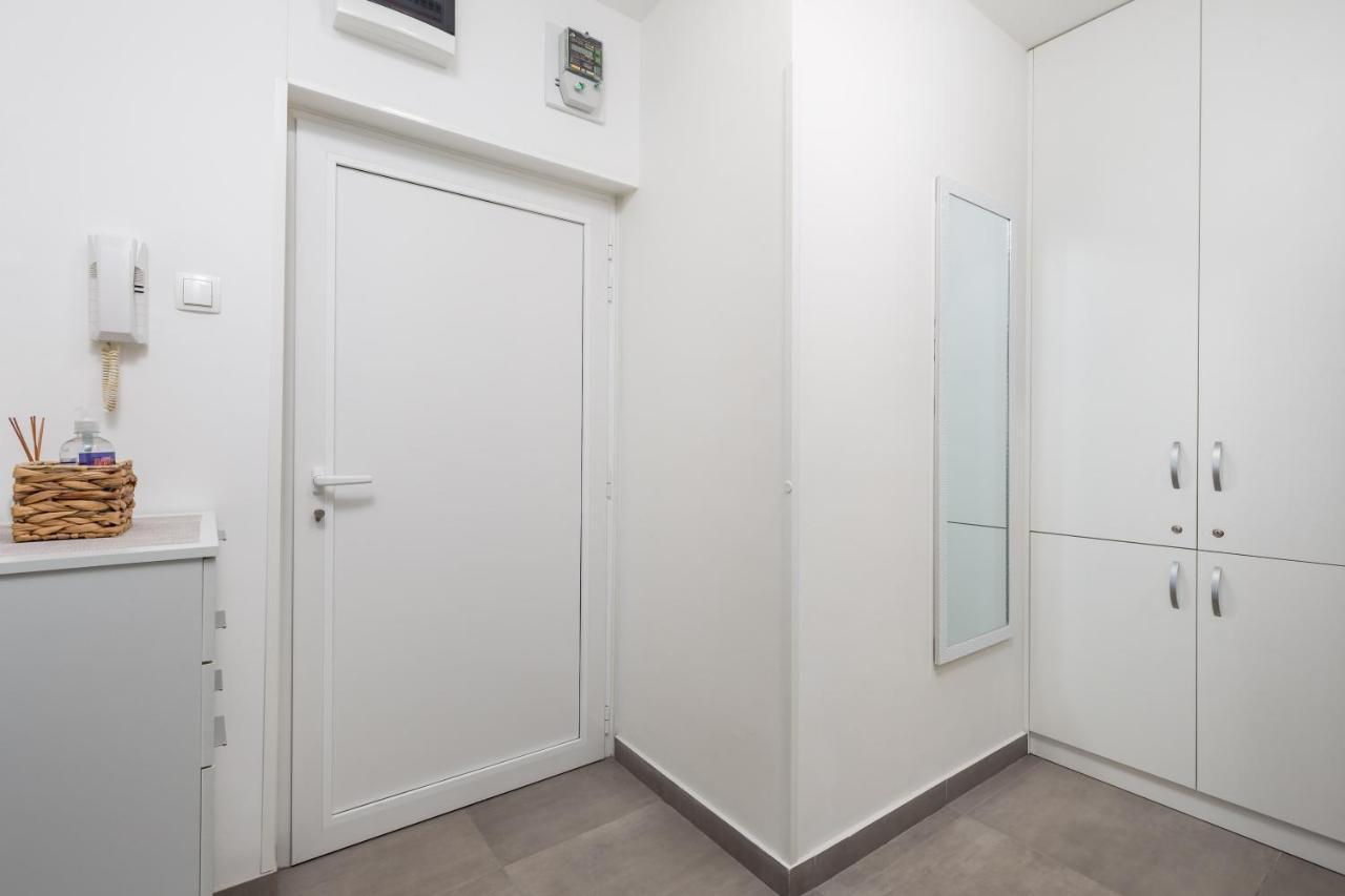 Sunny Studio Apartment With Balcony Rijeka Buitenkant foto